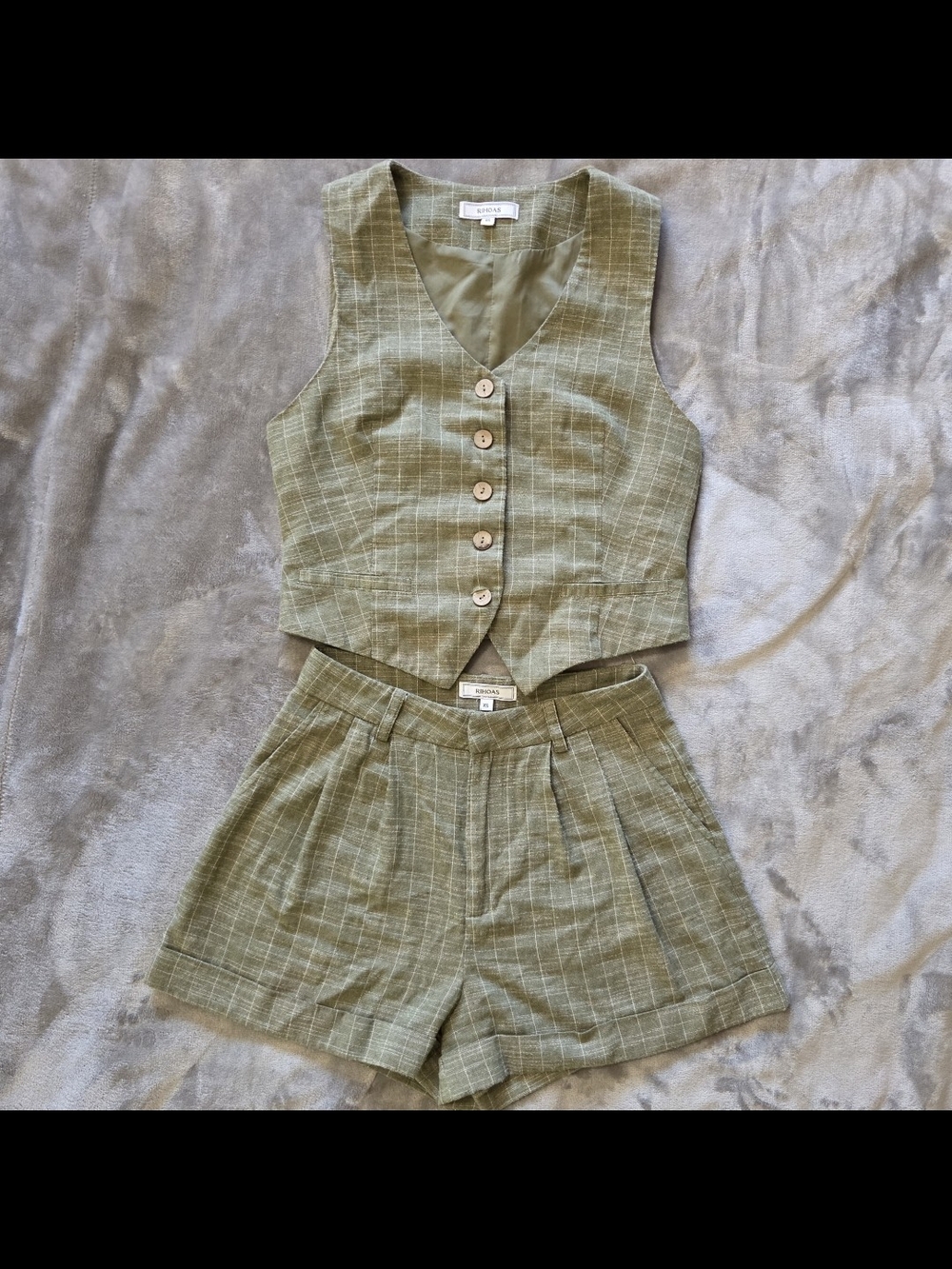 RIHOAS - Olive Plaid Button Vest and High-Waist Shorts Set
